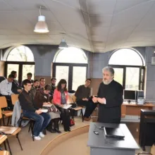 Două ferestre ale Bisericii în mediul universitar