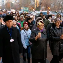 Procesiuni cu moaştele Sfinţilor Ambrozie şi Nicolae, în Capitală