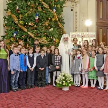 Mici colindători la Palatul Patriarhiei