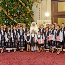 Ansamblul „Izvoraşul” din Vaslui l-a colindat pe Patriarhul României