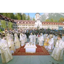 Sărbătoarea Înălţării Sfintei Cruci la Mănăstirea Caraiman