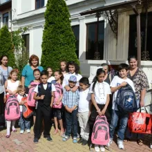 Mulţumiri şi felicitări pentru sprijinirea cu rechizite şcolare a elevilor din familii sărace sau defavorizate