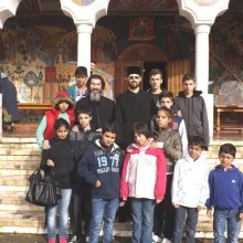 Pelerinaj în Prahova pentru 14 copii şi tineri instituţionalizaţi