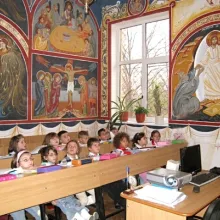 O decizie discriminatorie şi umilitoare pentru ora de religie
