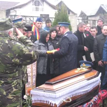 Mesaj de condoleanţe pentru familiile îndoliate ale militarilor trecuţi la Domnul în accidentul aviatic din jud. Sibiu