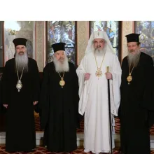 Ierarhi greci la Patriarhia Română