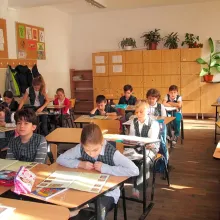 Artiştii susţin ora de religie