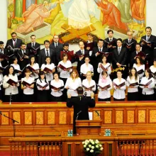 Corala „Nicolae Lungu“ a Patriarhiei Române într-un pelerinaj al rugăciunii cântate
