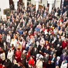 Lumina Crucii se arată în slava Învierii