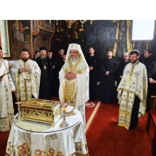 Racla cu moaştele Sfântului Cuvios Mucenic Efrem cel Nou a fost sfinţită