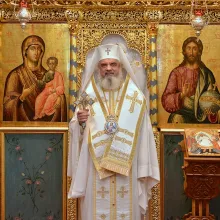 „Sfânta Cruce este lumină şi binecuvântare pentru viaţa creştină”