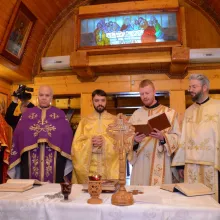 Biserica se roagă pentru persoanele afectate de incendiul de la Clubul Colectiv