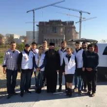 Biserica alături de medici şi pacienţi, în urma incendiului din Capitală