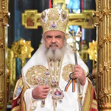 Să reafirmăm preţuirea şi dragostea faţă de poporul român