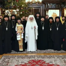 Slujitorii Catedralei Patriarhale cu icoana Nașterii Domnului la Reședința Patriarhală