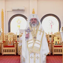 „Sfinţii Trei Ierarhi - ambasadori şi apărători ai săracilor”