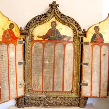 Sacru și științific reunite într-o colecție muzeală