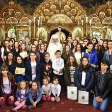 Elevii olimpici la Religie premiaţi de Patriarhul României