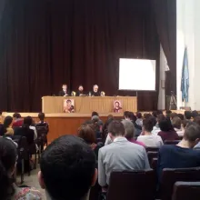 Conferinţa „CRUCEA – de la răstignire la Înviere”, la Facultatea de Drept
