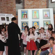 Vernisajul unei expoziţii de pictură, desen şi colaj la biserica Iancu Vechi – Mătăsari din Capitală