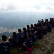 Tineri frumoși și plini de viață, în tabără la Mănăstirea Caraiman