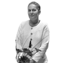 O femeie credincioasă şi o profesoară talentată – Preoteasa Elena Olteanu (1974 – 2016)