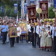 Procesiune cu Moaştele Sf. Mc. Filofteia şi un fragment din Lemnul Sfintei Cruci, în Capitală