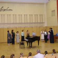 Concert susţinut de elevi ai Colegiului Național „George Enescu” din Capitală la finalul manifestărilor dedicate hramului Parohiei „Sf. Cruce şi Sf. Vasile”
