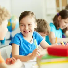 Aproape 10.000 de elevi au primit sprijin financiar din partea Arhiepiscopiei Bucureştilor, la început de an şcolar