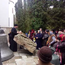 Peste 200 de pelerini din București și Ploiești la Sfânta Parascheva de la Iași
