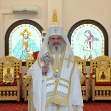 Patriarhul Daniel: Să-L mărturisim pe Dumnezeu ca fiind milostiv şi binefăcător şi să-I aducem mulţumire prin rugăciune şi fapte bune
