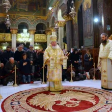 Sfânta Liturghie la Catedrala Patriarhală. PS Varlaam Ploieșteanul le-a vorbit credincioșilor despre binecuvântările aduse de cinstirea sfinților