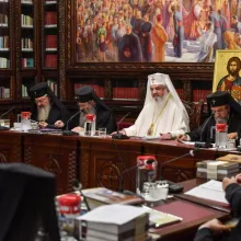 Sfântul Sinod reunit în şedinţă de lucru. Au fost înfiinţate Mitropolia celor două Americi şi Episcopia Canadei