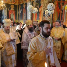Biserica din localitatea Minieri, jud.Prahova, sfințită de doi ierarhi ai Bisericii Ortodoxe Române