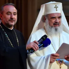 Anotimpul colindelor şi al darurilor