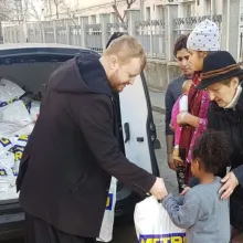 Arhiepiscopia Bucureștilor: Daruri pentru copiii refugiați din Orientul Mijlociu