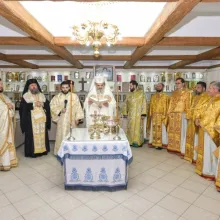 Bucureşti | Un nou magazin cu obiecte bisericeşti pentru credincioşi. Patriarhul României a sfinţit spaţiul inaugurat