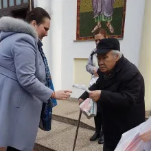 București: Voluntarii Parohiei Delea Nouă-Calist au distribuit medicamente gratuite în valoare de peste 20.000 lei