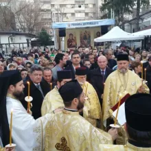 Eveniment | Mii de bucureșteni au participat la procesiunea Lumina Ortodoxiei