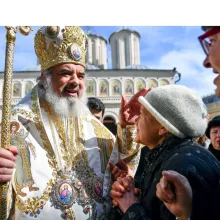 Aproape trei decenii de slujire arhierească a Patriarhului nostru. Pe toate le face Hristos, dar prin mâinile slujitorilor Săi, spune Preafericirea Sa