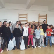 Daruri pentru copii din localitatea ilfoveană Periş. Sprijinul a fost oferit de Protoieria Ilfov Nord