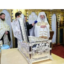 Patriarhul Daniel a sfințit noua raclă pentru moaștele Sfântului Efrem de la Mănăstirea Radu Vodă
