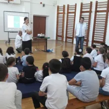 Prevenție și educație pentru sănătate | Peste 200 elevi bucureșteni au beneficiat de serviciile medicilor voluntari