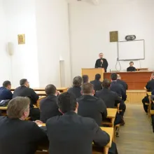 Cursuri pentru obținerea gradelor clericale profesionale. Se vor desfăşura în Facultatea de Teologie