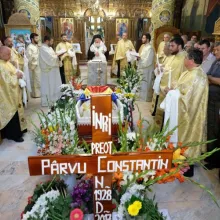 Părintele Constantin Pârvu a fost condus pe ultimul drum. PS Varlaam Ploieșteanul a oficiat slujba de înmormântare