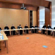 Întâlnire de lucru | Consilierii eparhiilor din Mitropolia Munteniei și Dobrogei au discutat metodologia obținerii gradelor profesionale în preoție