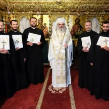 Noi duhovnici | Patriarhul Daniel: Duhovnicul trebuie să arate lumina Evangheliei lui Hristos