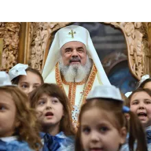 La început de an şcolar, Patriarhul Daniel îi binecuvintează pe elevi, părinţi şi profesori