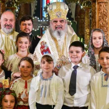 Înnoire şi binecuvântare pentru Biserica Şerban Vodă din Capitală | Patriarhul României a oficiat slujba de sfinţire
