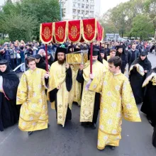 Mii de credincioși au participat la Procesiunea Calea Sfinților